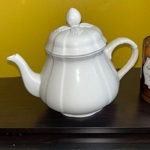 Villeroy & Boch 1748 Chambord teapot Fine China Germany